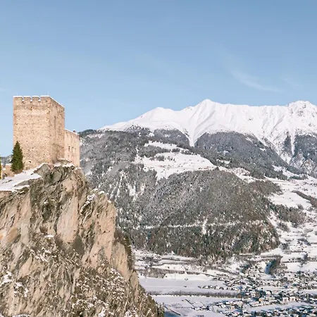 Appartamento Laudegghof - With Castle Views
