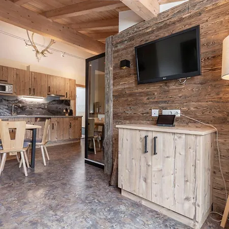 Laudegghof ラディス