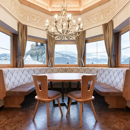 Laudegghof ラディス