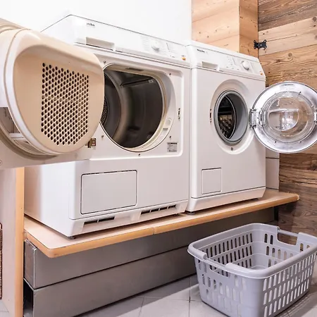 Laudegghof ラディス