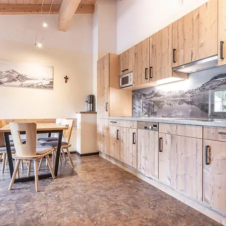 アパート Laudegghof ラディス