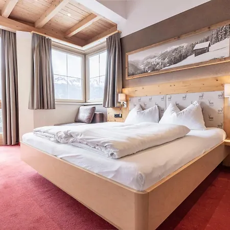 Laudegghof - With Castle Views *