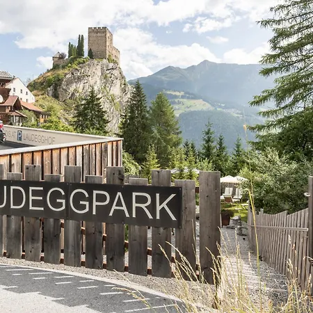 Laudegghof - With Castle Views Апартаменты Ладис